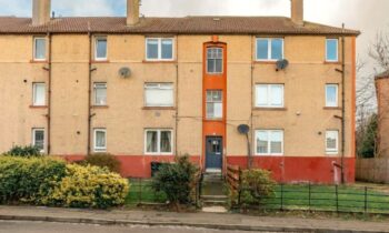 9/5 Northfield Farm Av