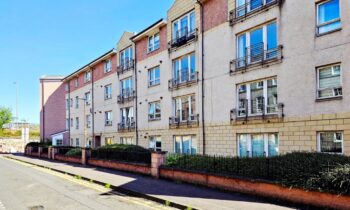 1/4 Whyte Place