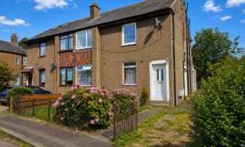 107 Crewe Crescent